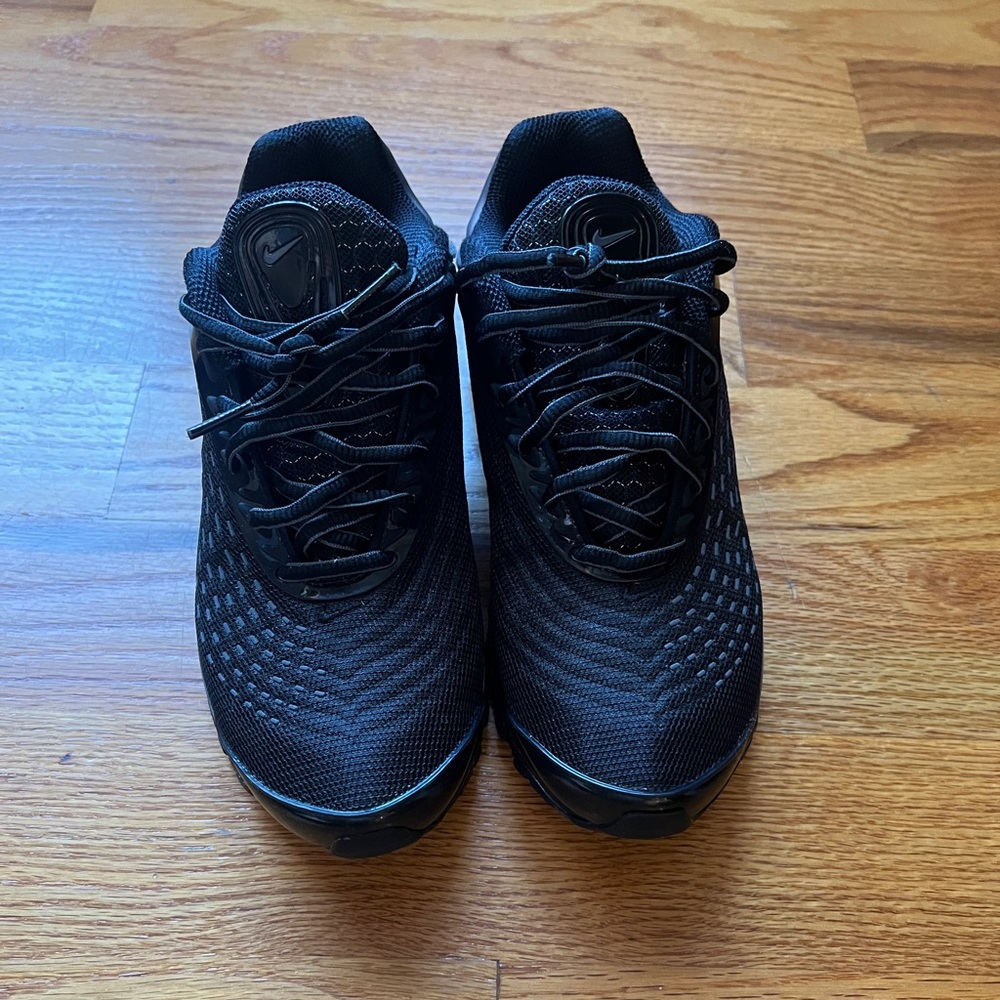 Nike - Picture 6 of 6